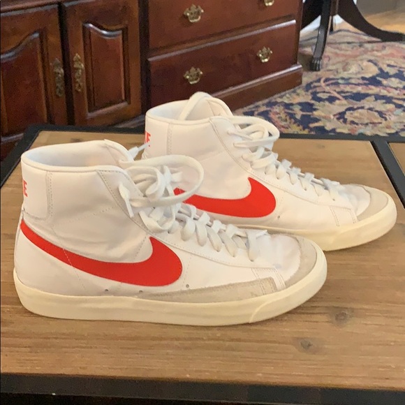 blazer mid 77 vintage habanero red